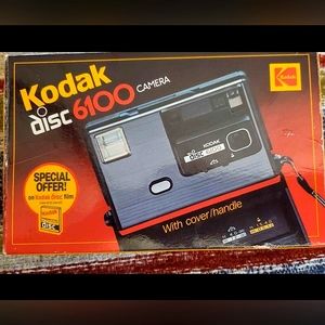 Vintage 1985 Kodak disc 6100 camera in original box never used.
